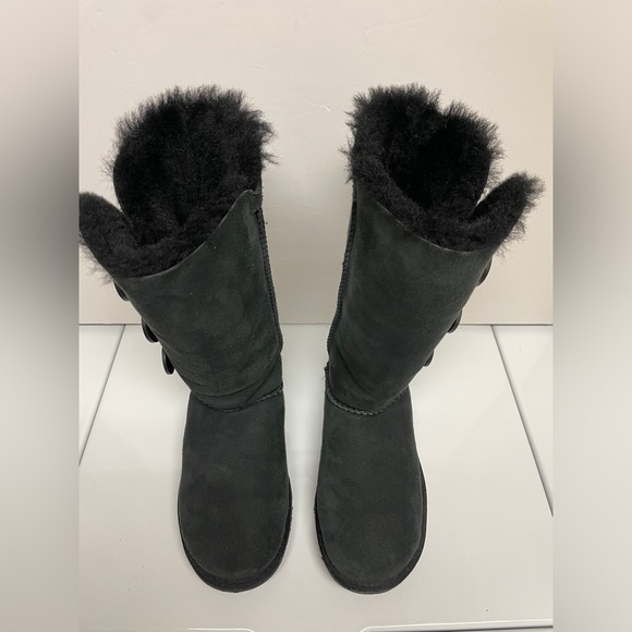UGG Black Bailey Suede Button Triplet Boots - Size 6 - Picture 3 of 8